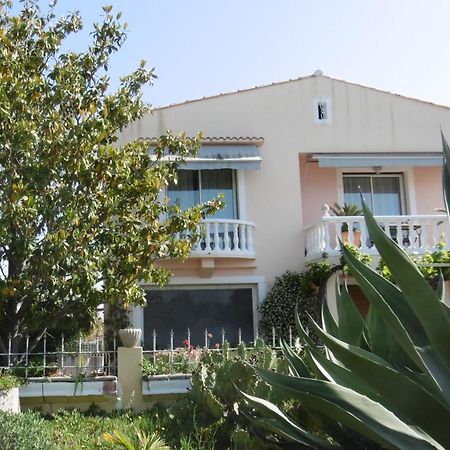 Rez De Chaussee Studio Climatise Dans Villa Aigues-Mortes Exteriér fotografie